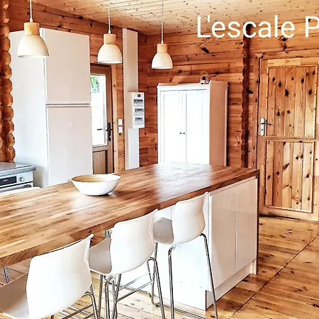 Le Jacuzzi Et Detente 4 Etoiles 바네르드비고르