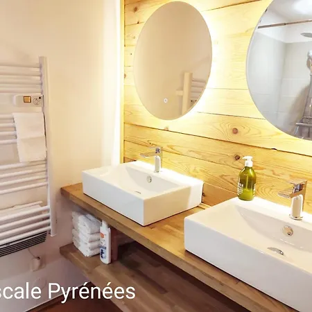 Le Jacuzzi Et Détente 4 étoiles Appartamento *