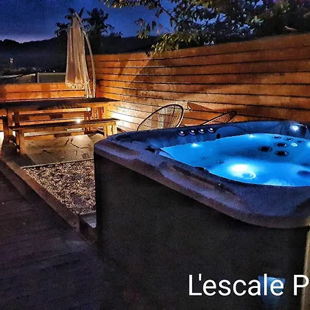 Appartamento Le Jacuzzi Et Détente 4 étoiles *